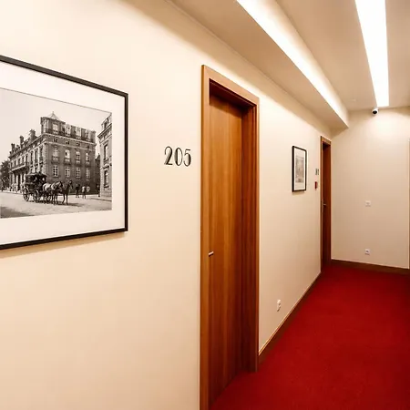 Hotel De La Poste